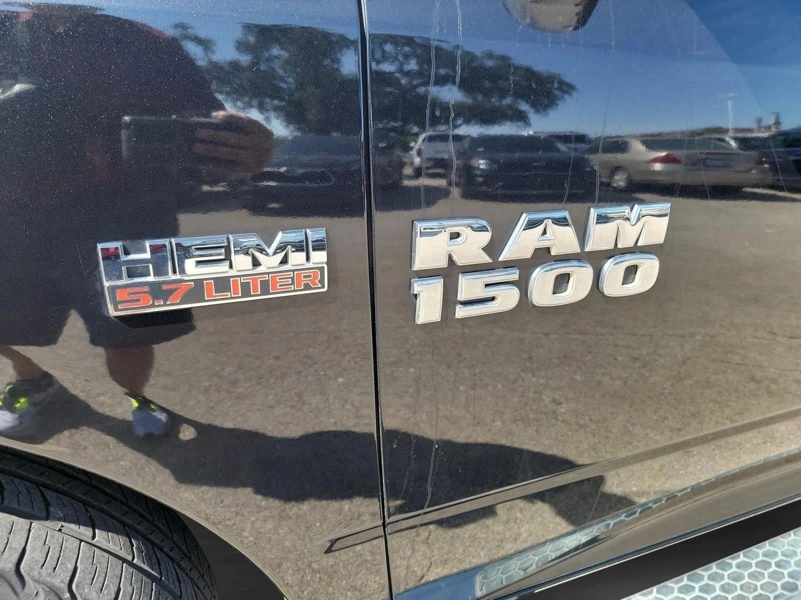 2017 RAM 1500 Lone Star Silver 4x2 Crew Cab 5'7" Box
