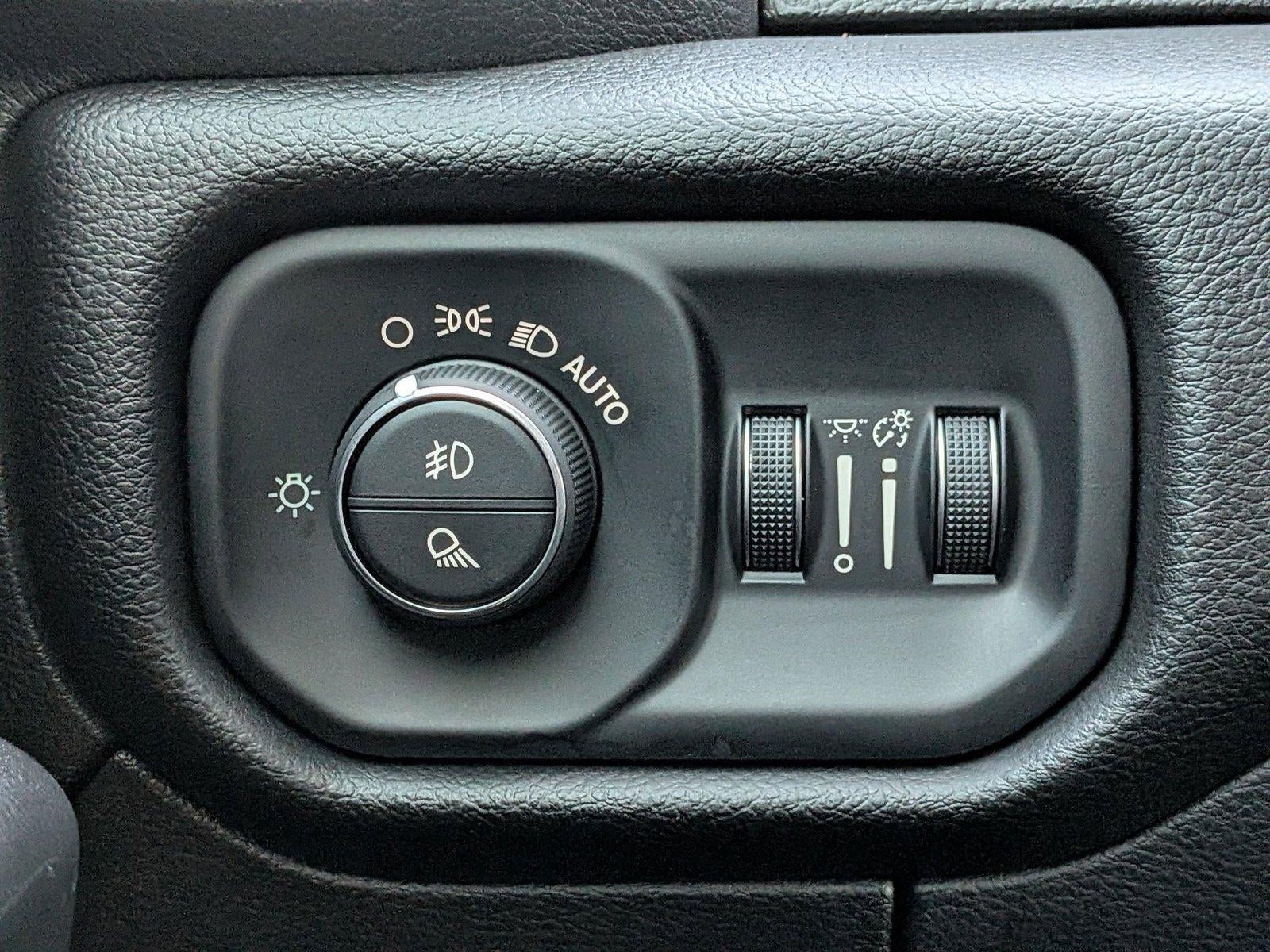 2025 RAM 1500 Lone Star 4x4 Crew Cab 5'7" Box