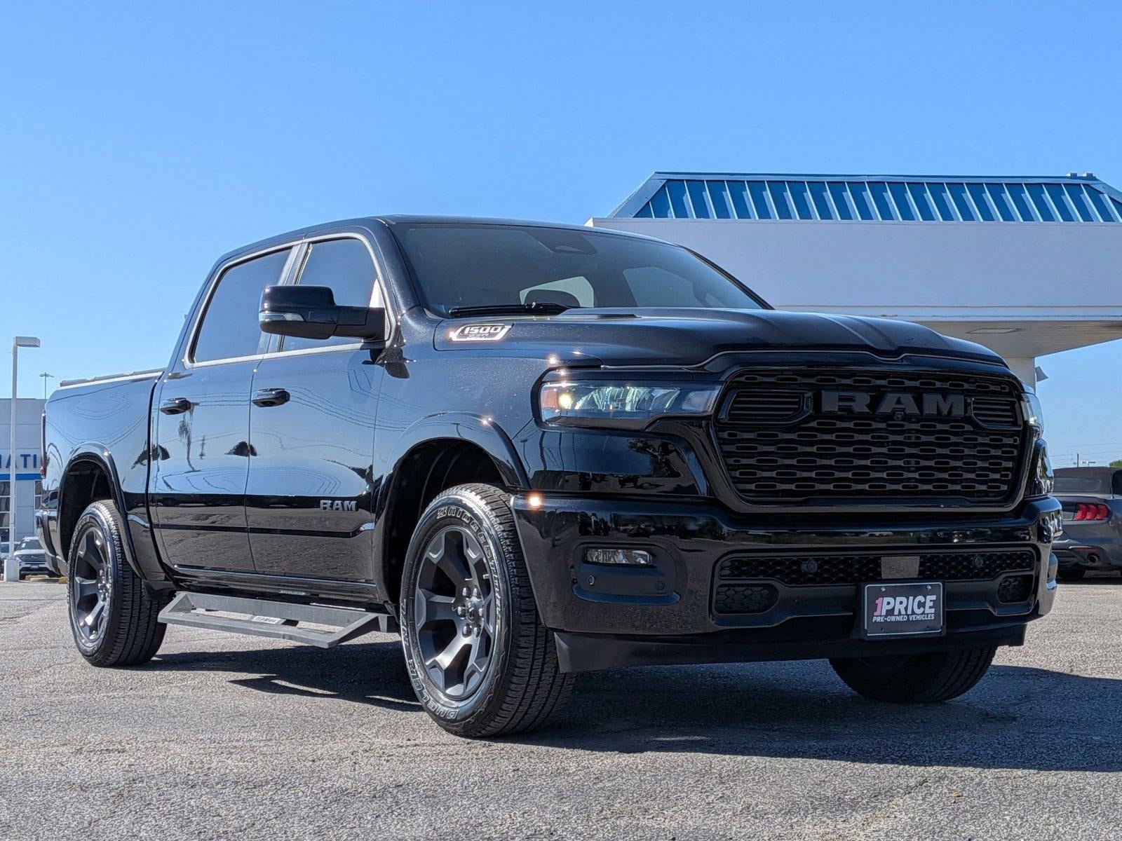 2025 RAM 1500 Lone Star 4x4 Crew Cab 5'7" Box