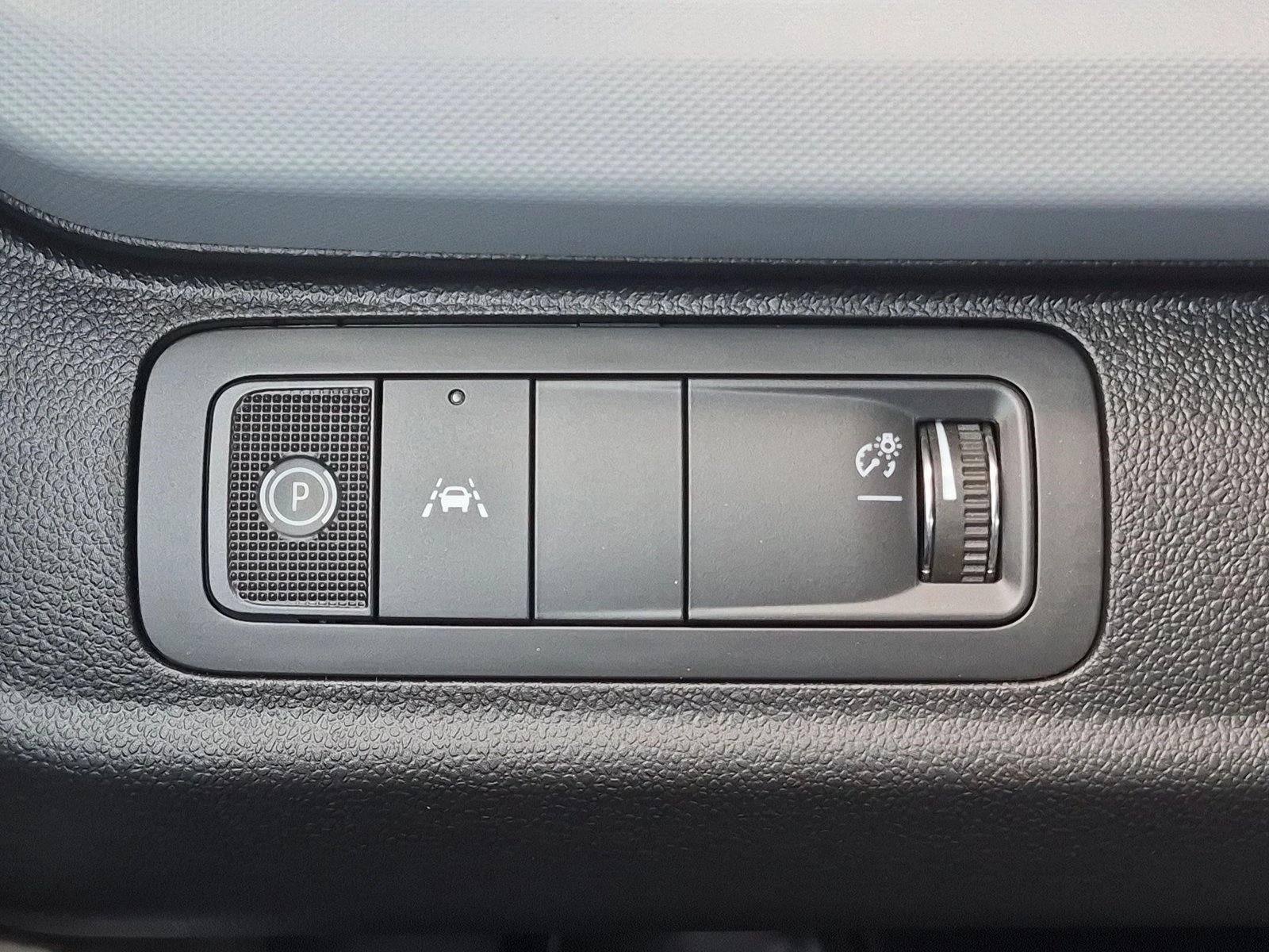 2027 Chevrolet Bolt FWD 4dr LT
