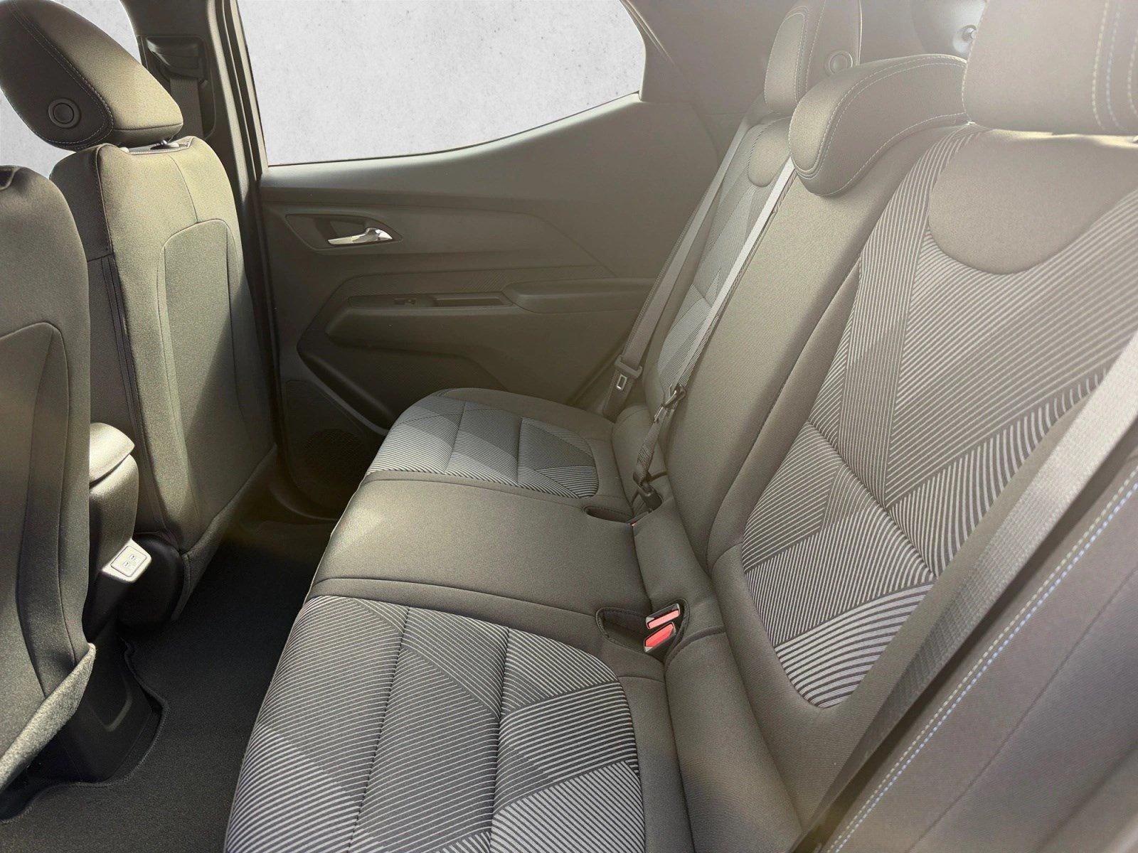 2027 Chevrolet Bolt FWD 4dr LT