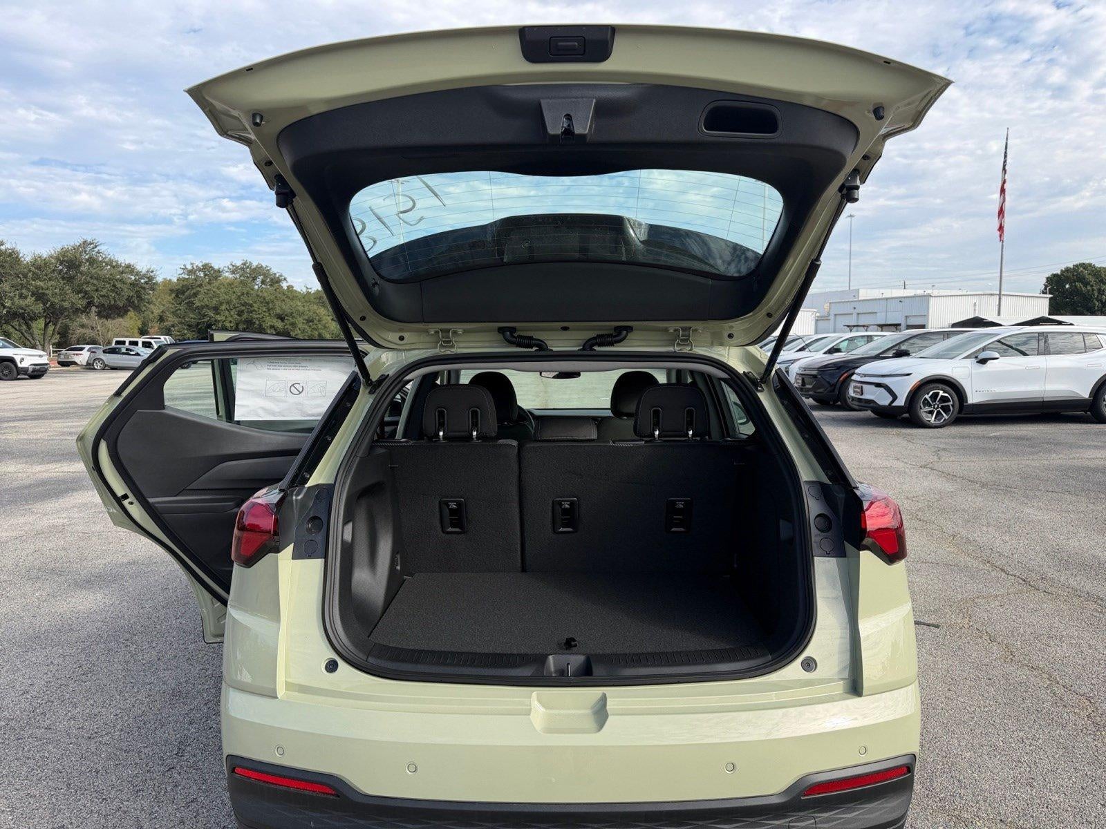 2027 Chevrolet Bolt FWD 4dr LT