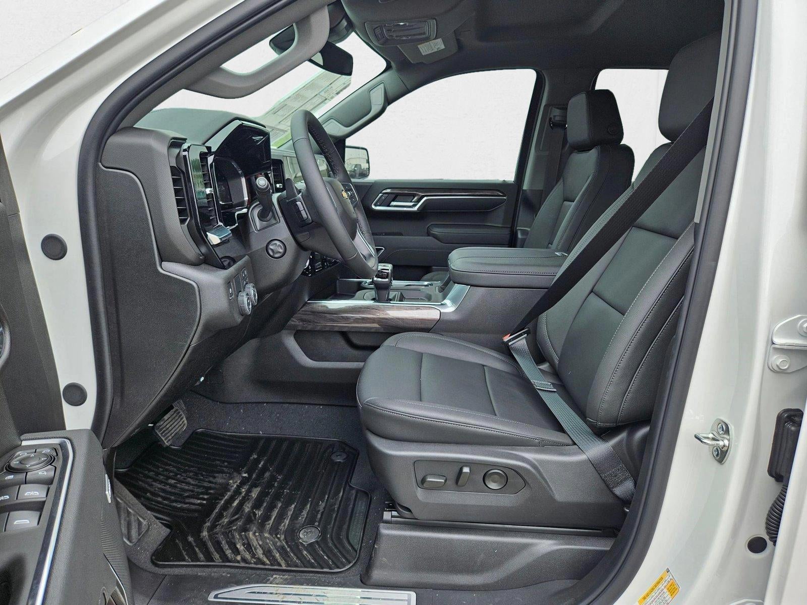 2025 Chevrolet Silverado 1500 Crew Cab Short Box 2-Wheel Drive LTZ