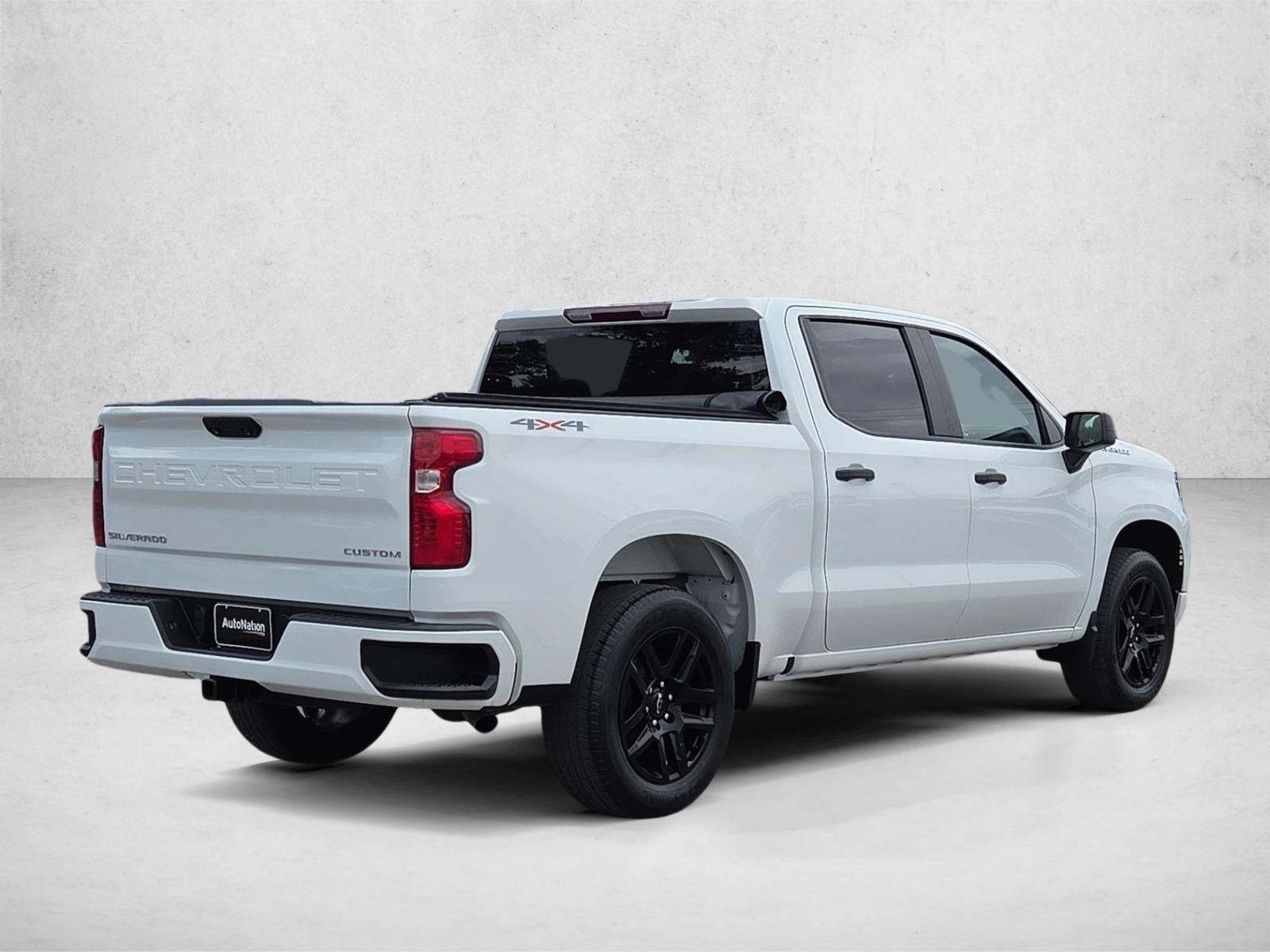2023 Chevrolet Silverado 1500 Crew Cab Short Box 4-Wheel Drive Custom