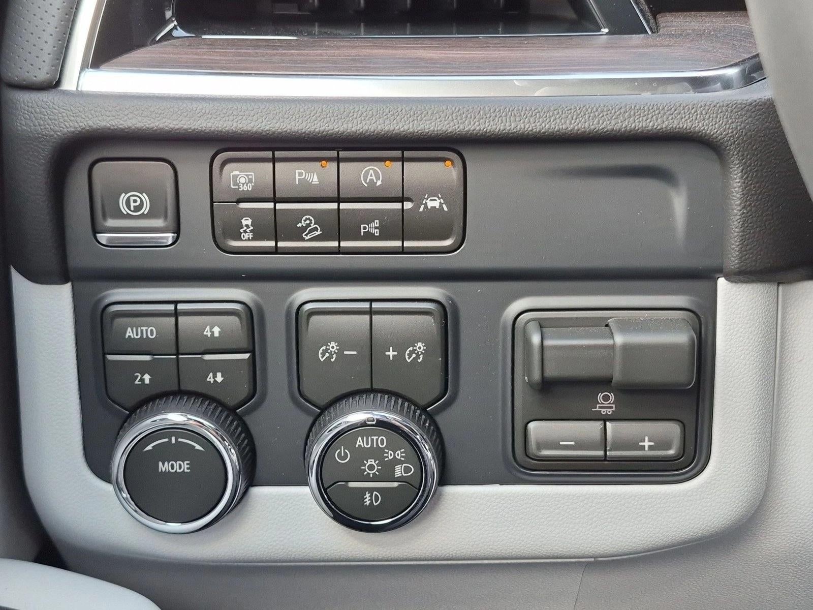 2026 Chevrolet Suburban 4WD Premier