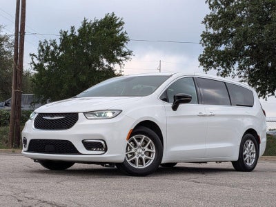 2025 Chrysler Pacifica Select FWD