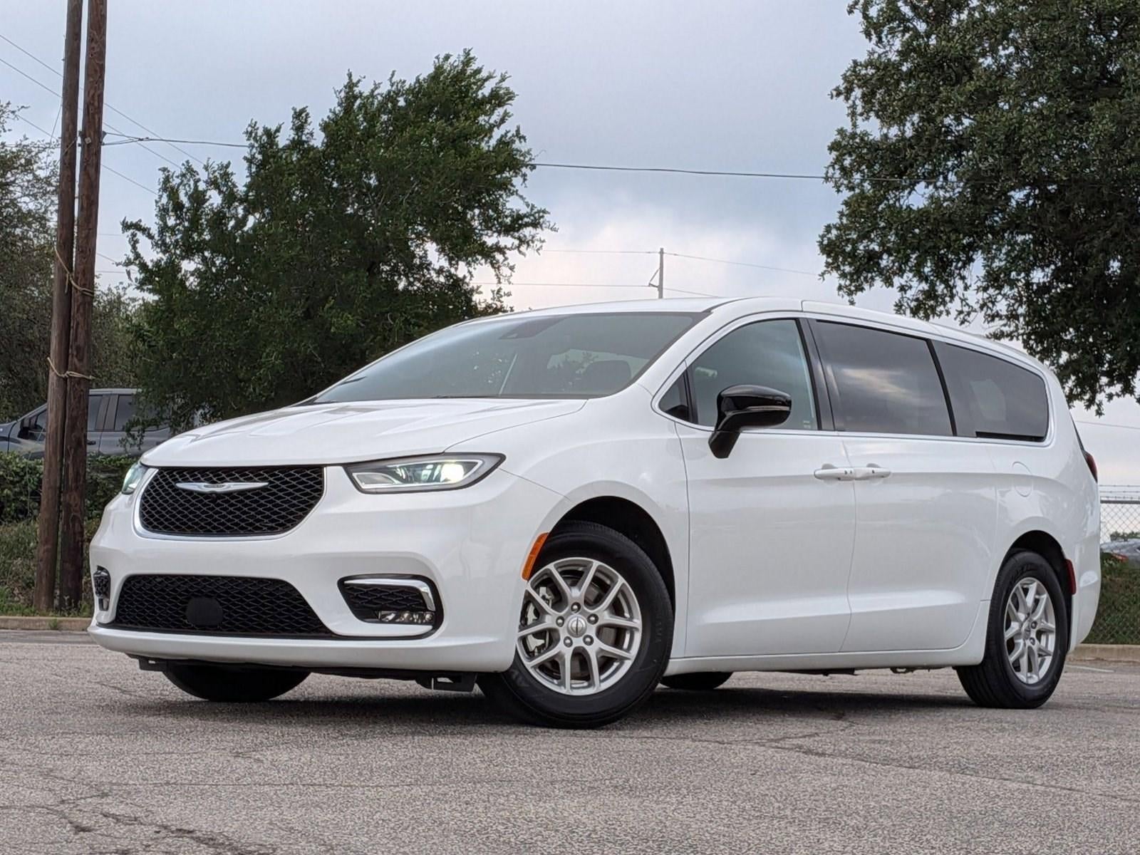 2025 Chrysler Pacifica Select FWD