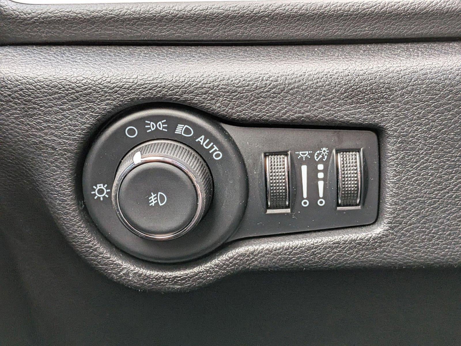 2025 Chrysler Pacifica Select FWD