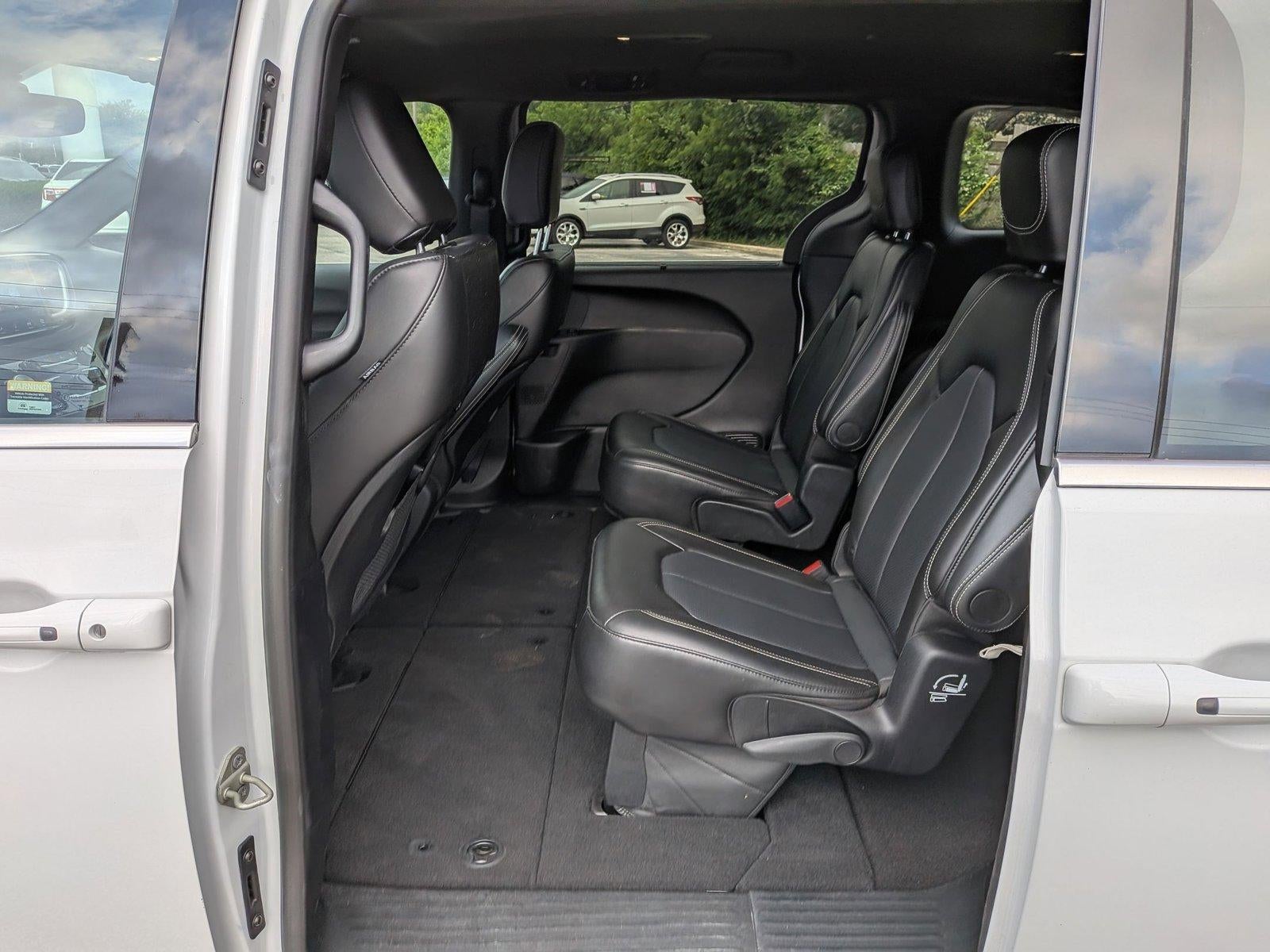 2025 Chrysler Pacifica Select FWD