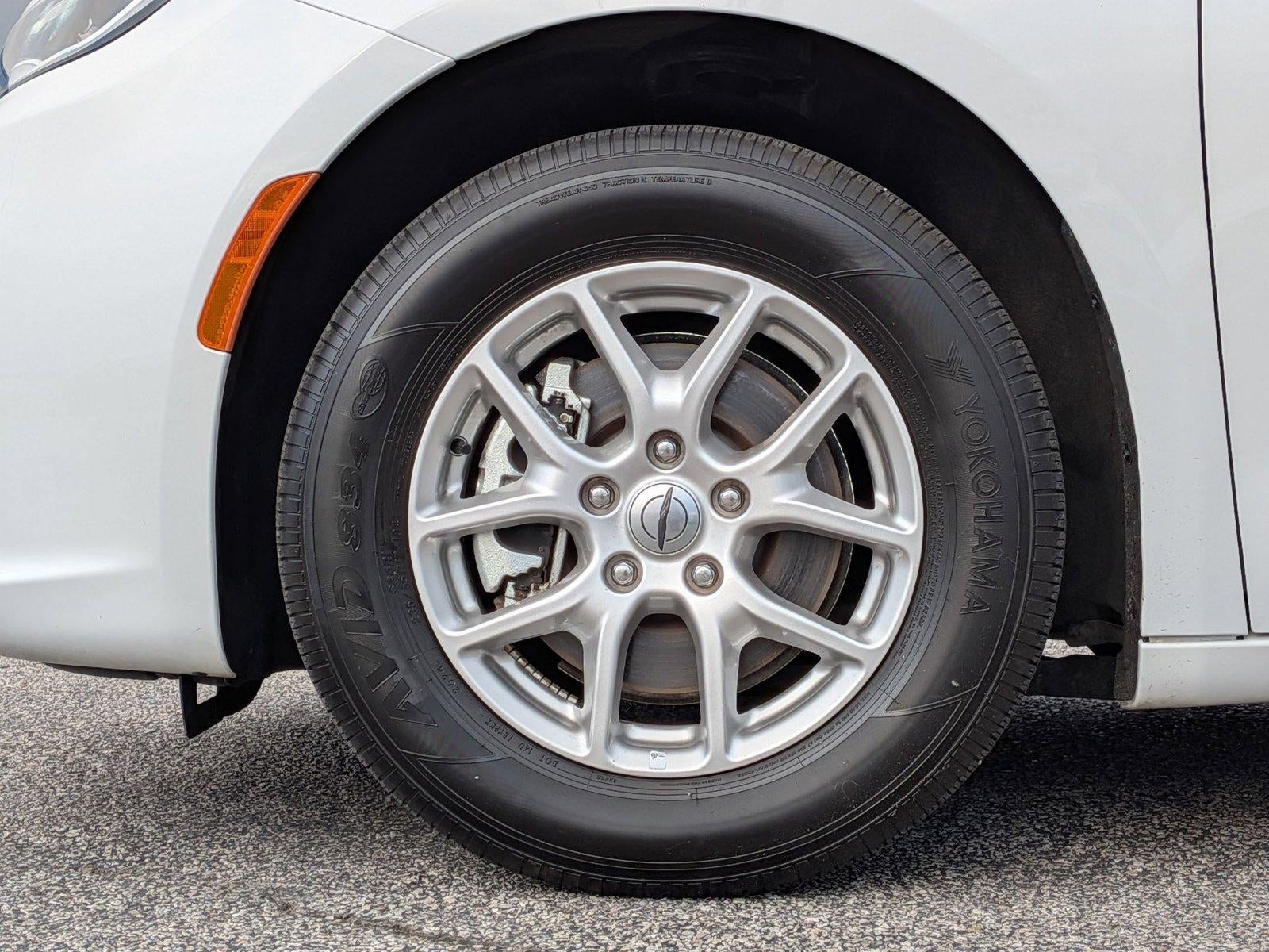 2025 Chrysler Pacifica Select FWD