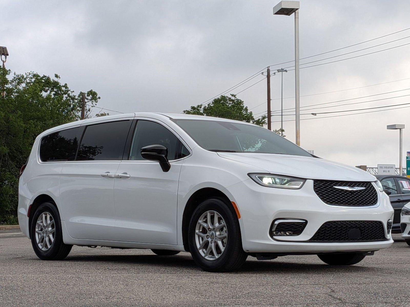 2025 Chrysler Pacifica Select FWD