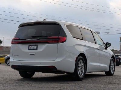 2025 Chrysler Pacifica Select FWD
