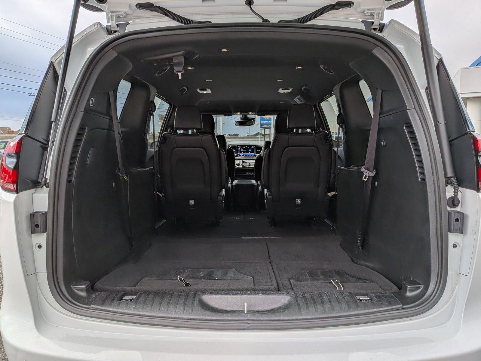 2025 Chrysler Pacifica Select FWD