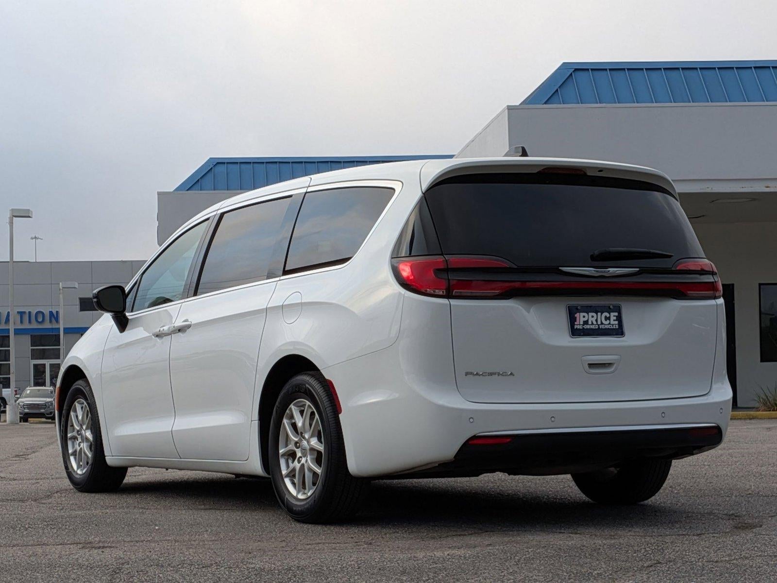 2025 Chrysler Pacifica Select FWD