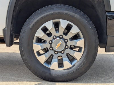 2024 Chevrolet Silverado 2500 HD Crew Cab Standard Box 4-Wheel Drive Custom