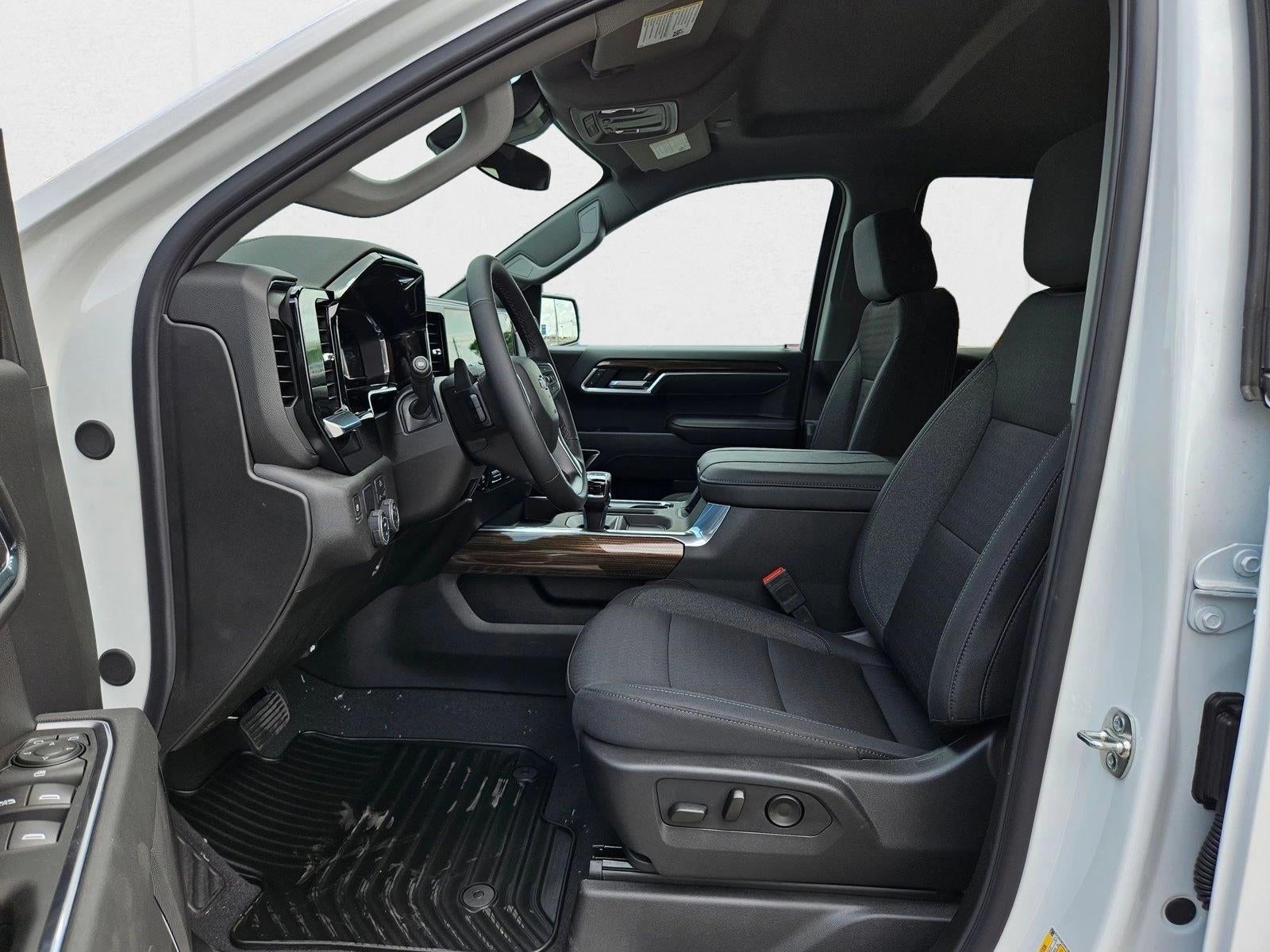 2025 Chevrolet Silverado 1500 Crew Cab Short Box 2-Wheel Drive RST