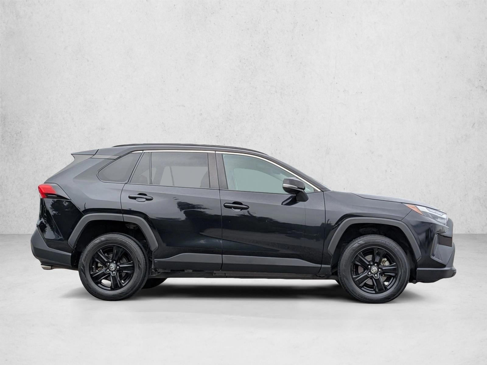 2022 Toyota RAV4 XLE FWD (GS)