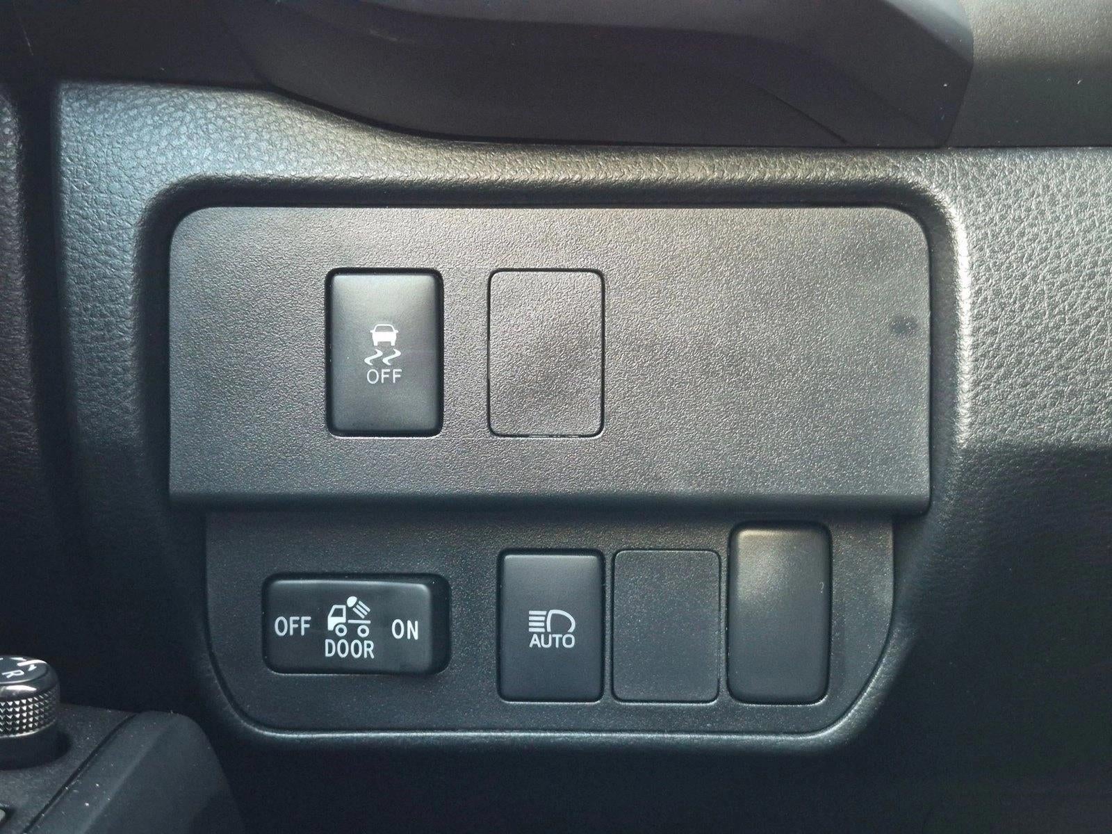 2022 Toyota Tacoma 2WD SR Double Cab 5' Bed I4 AT (GS)