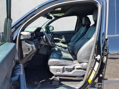 2024 Toyota Tacoma 2WD SR Double Cab 5' Bed AT (Natl)