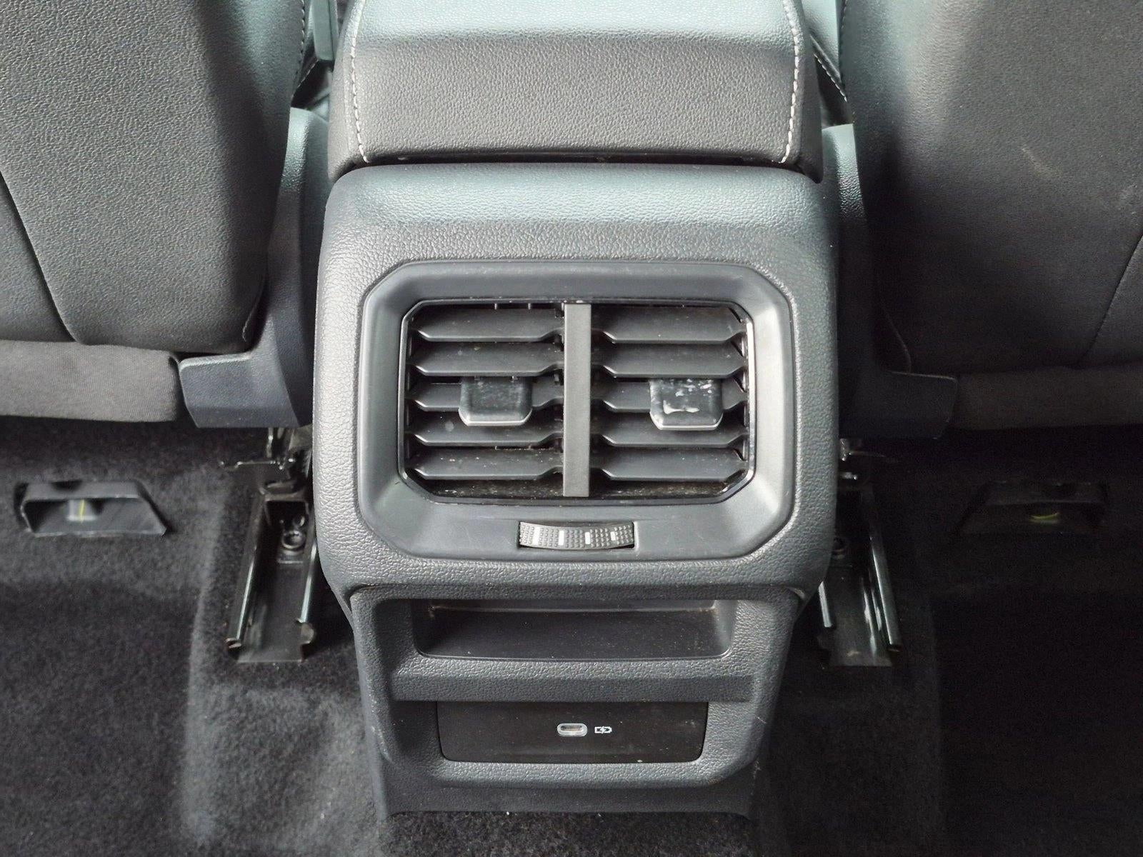 2024 Volkswagen Taos SE FWD