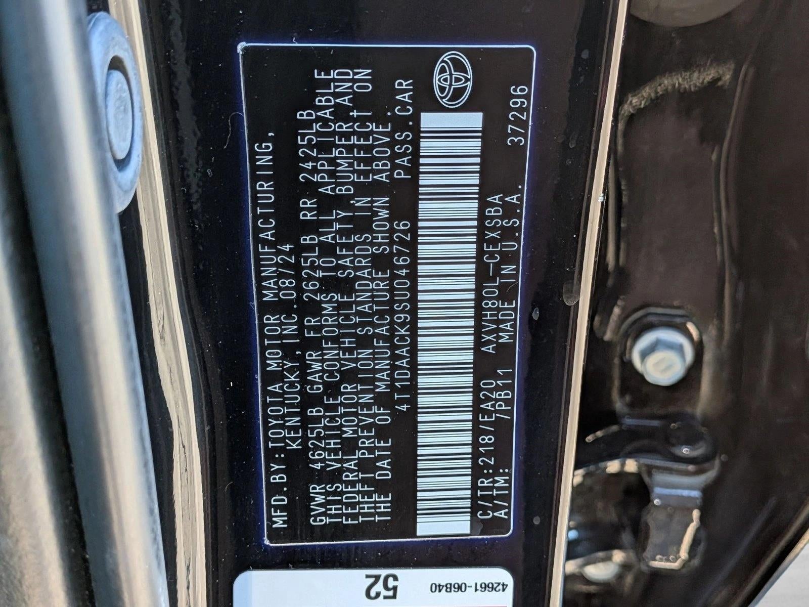 2025 Toyota Camry SE (SE)