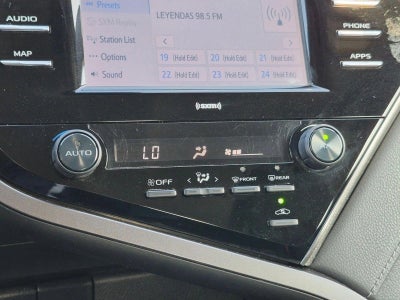 2020 Toyota Camry SE Auto (SE)
