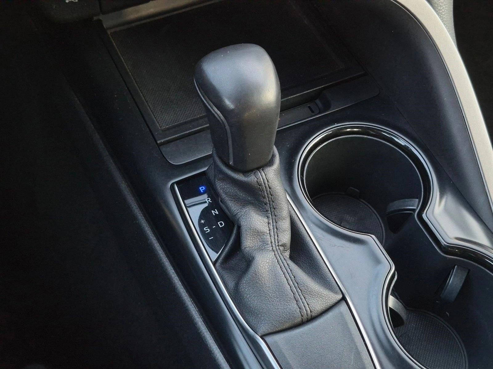 2020 Toyota Camry SE Auto (SE)