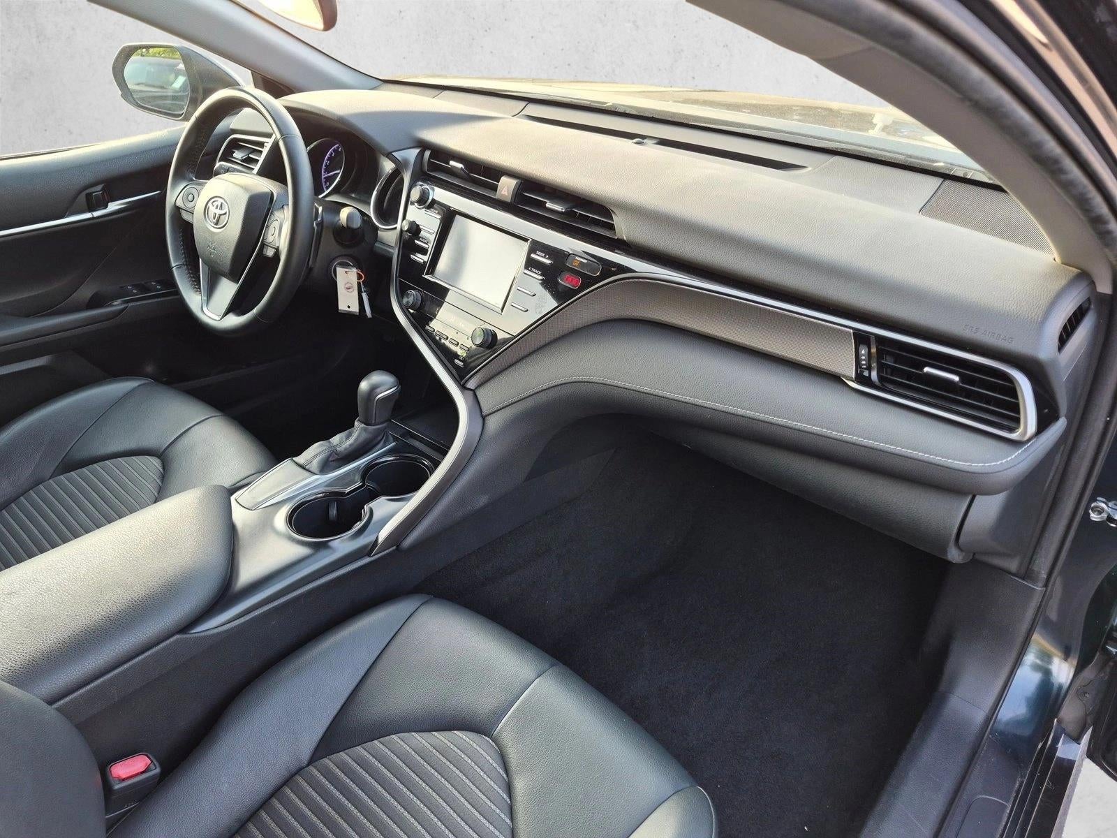 2020 Toyota Camry SE Auto (SE)