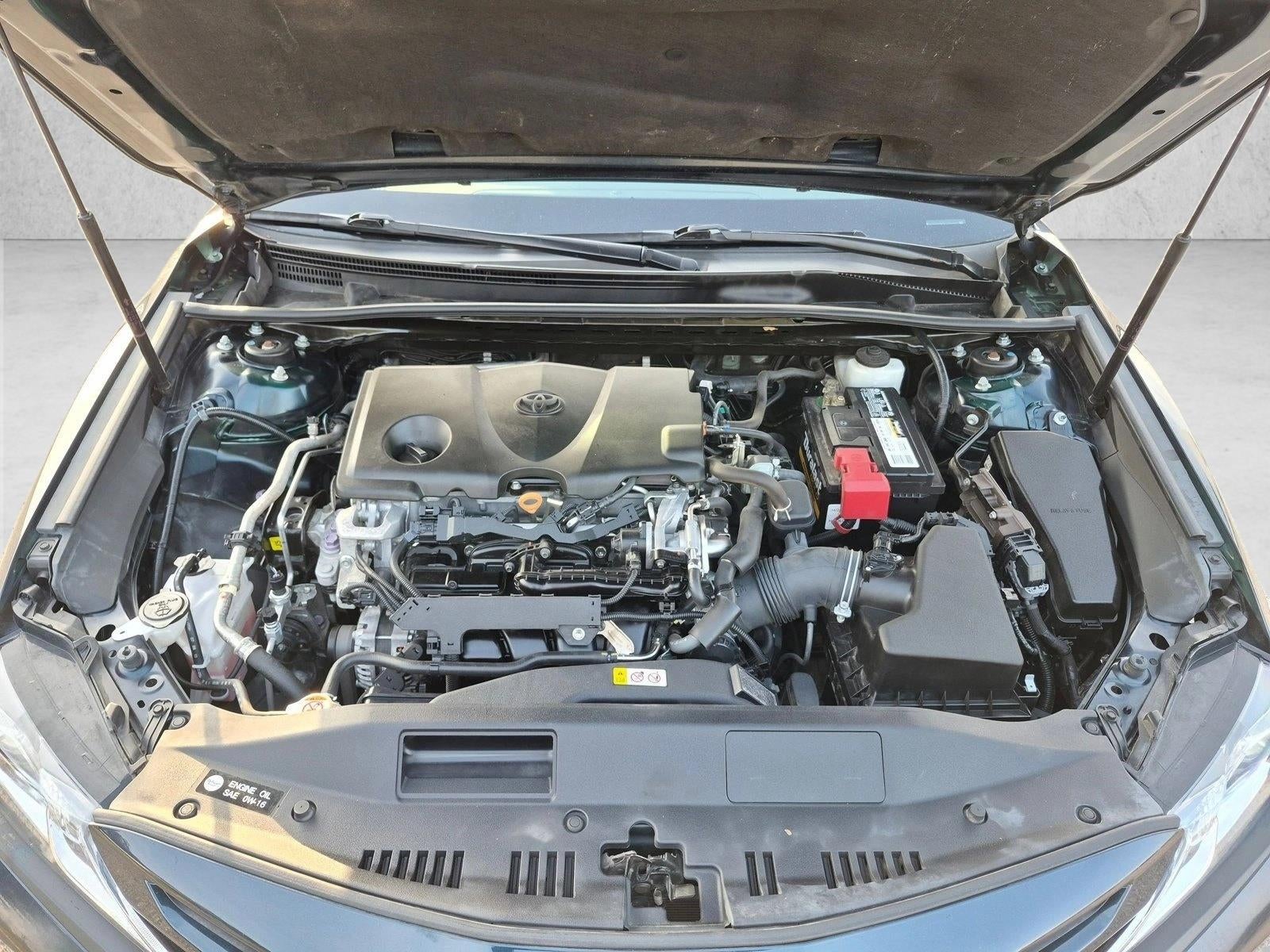 2020 Toyota Camry SE Auto (SE)