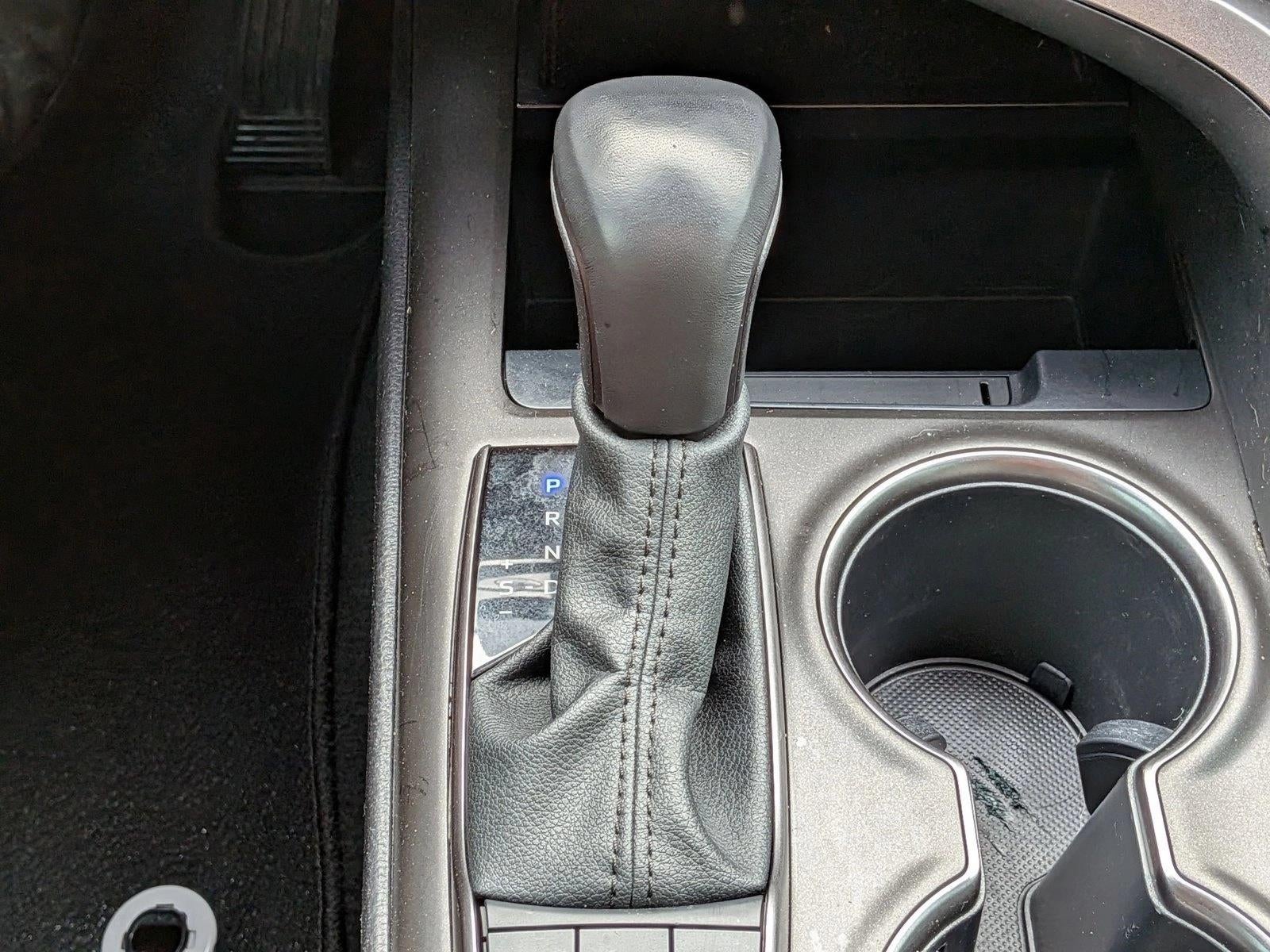 2022 Toyota Camry SE Auto (SE)