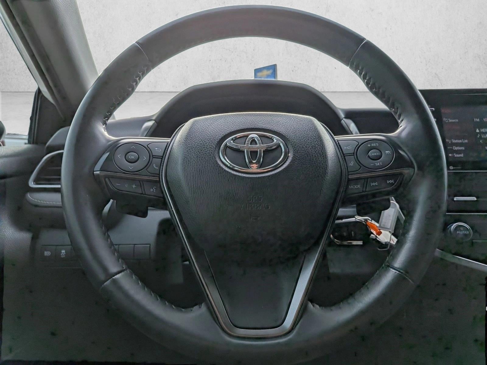 2022 Toyota Camry SE Auto (SE)