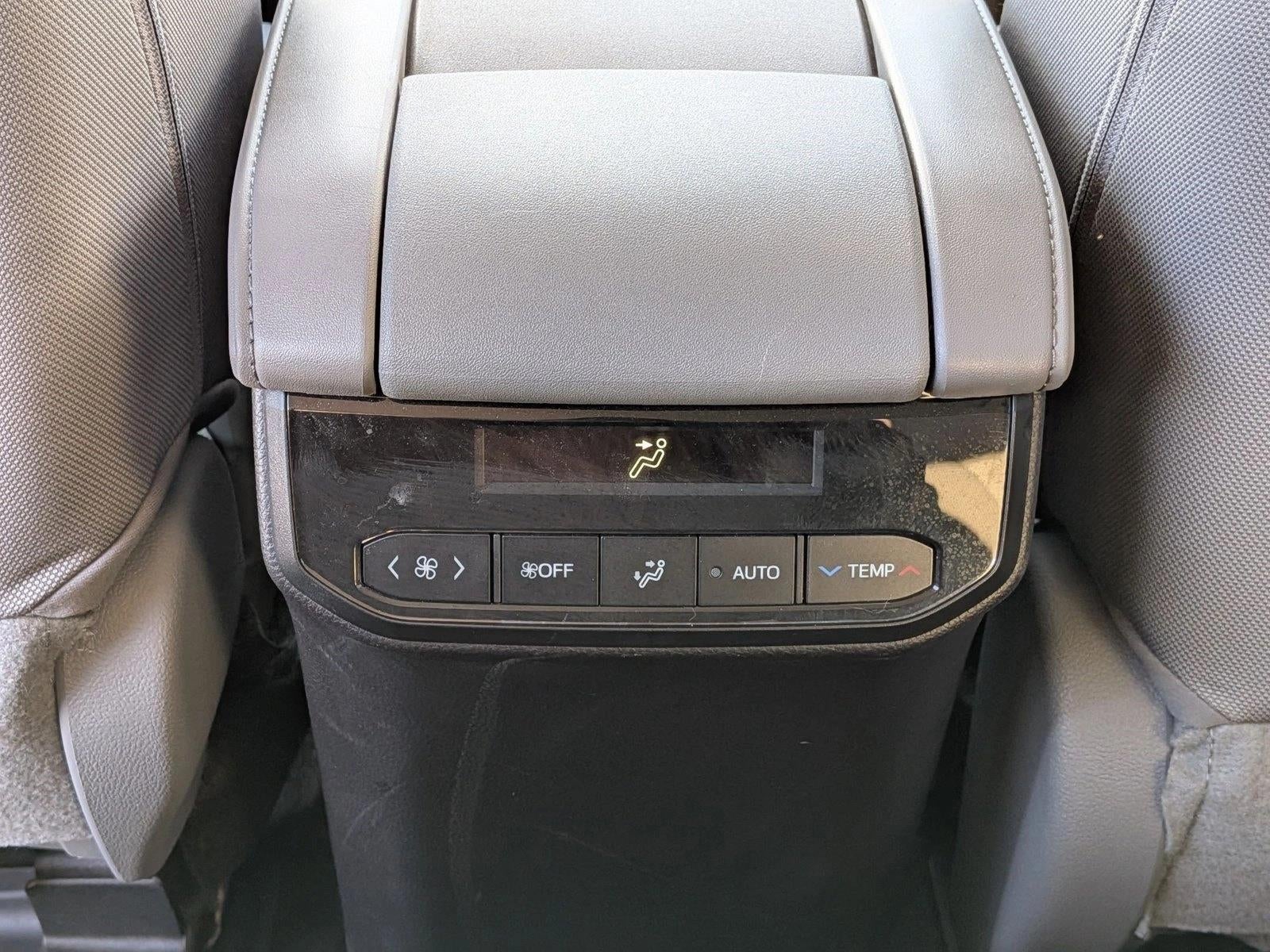 2023 Toyota Highlander LE FWD (GS)