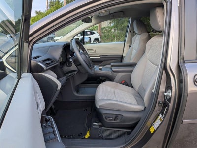2024 Toyota Sienna LE FWD 8-Passenger (Natl)