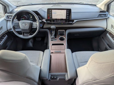 2024 Toyota Sienna LE FWD 8-Passenger (Natl)