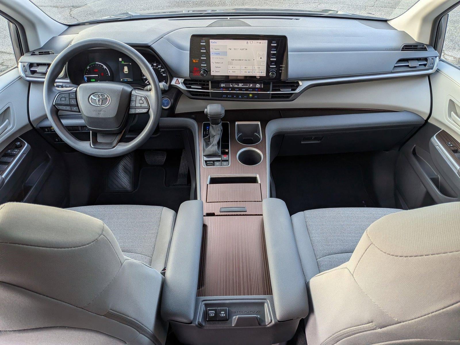 2024 Toyota Sienna LE FWD 8-Passenger (Natl)