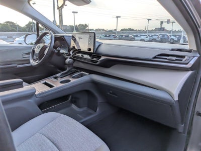 2024 Toyota Sienna LE FWD 8-Passenger (Natl)
