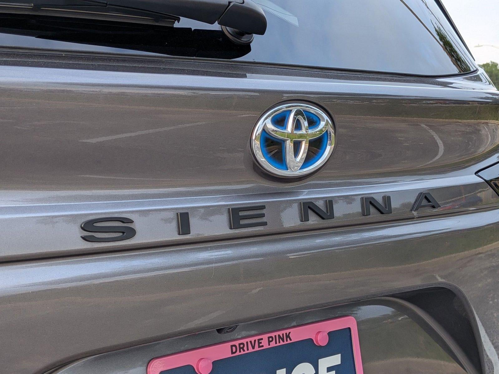 2024 Toyota Sienna LE FWD 8-Passenger (Natl)