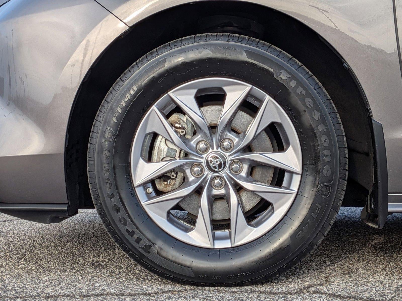 2024 Toyota Sienna LE FWD 8-Passenger (Natl)