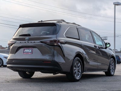 2024 Toyota Sienna LE FWD 8-Passenger (Natl)