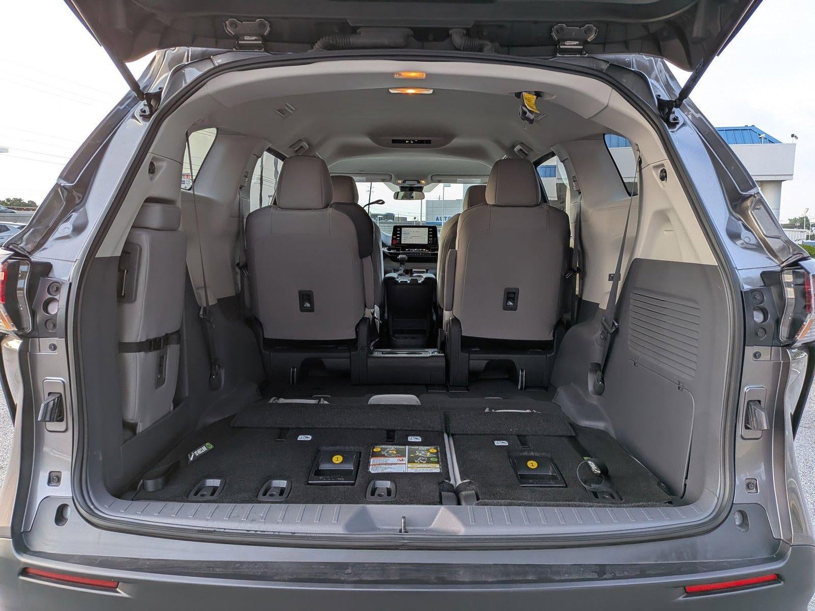 2024 Toyota Sienna LE FWD 8-Passenger (Natl)