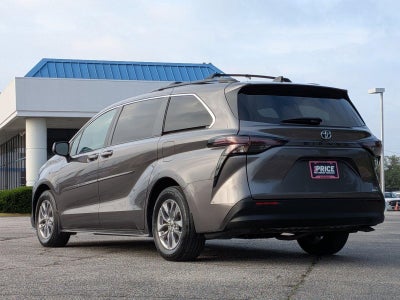 2024 Toyota Sienna LE FWD 8-Passenger (Natl)