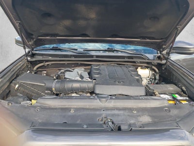2015 Toyota 4Runner RWD 4dr V6 SR5 (Natl)