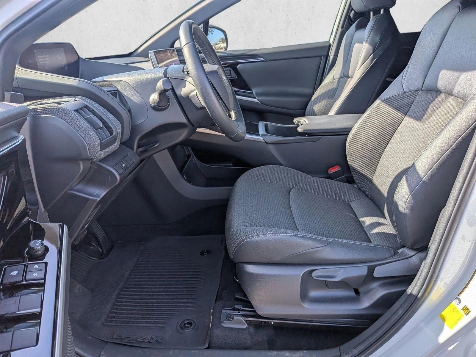 2023 Toyota bZ4X XLE FWD (Natl)