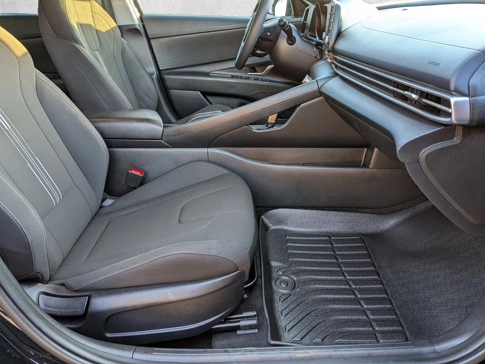 2023 Hyundai Elantra SEL IVT