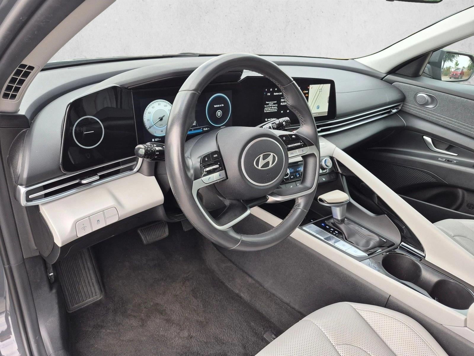 2025 Hyundai Elantra Limited IVT