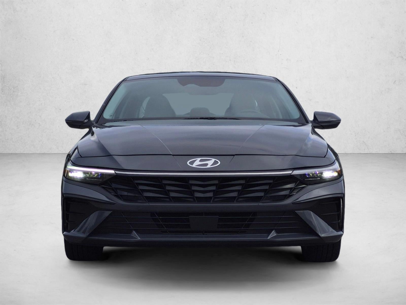 2025 Hyundai Elantra Limited IVT
