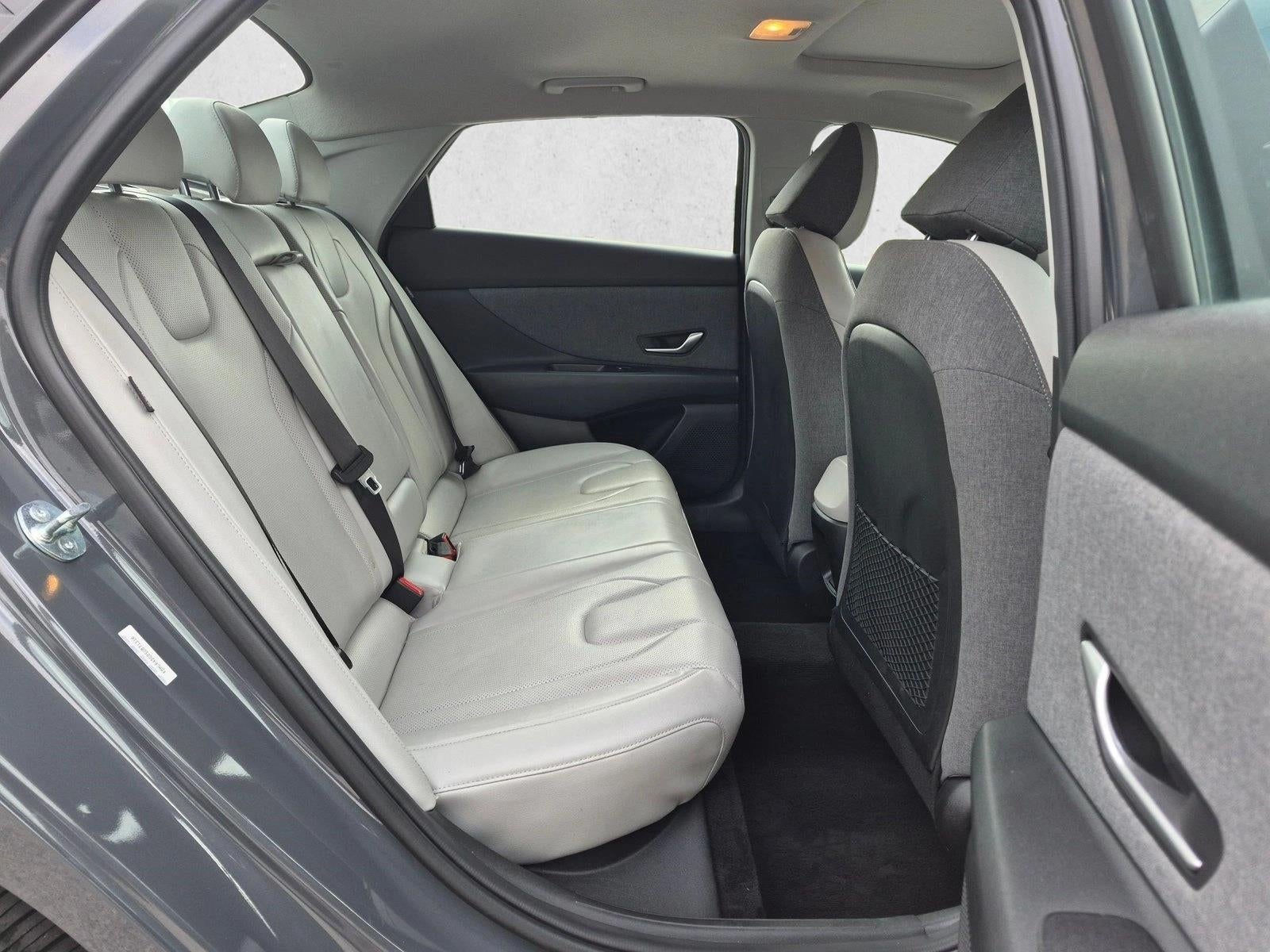 2025 Hyundai Elantra Limited IVT