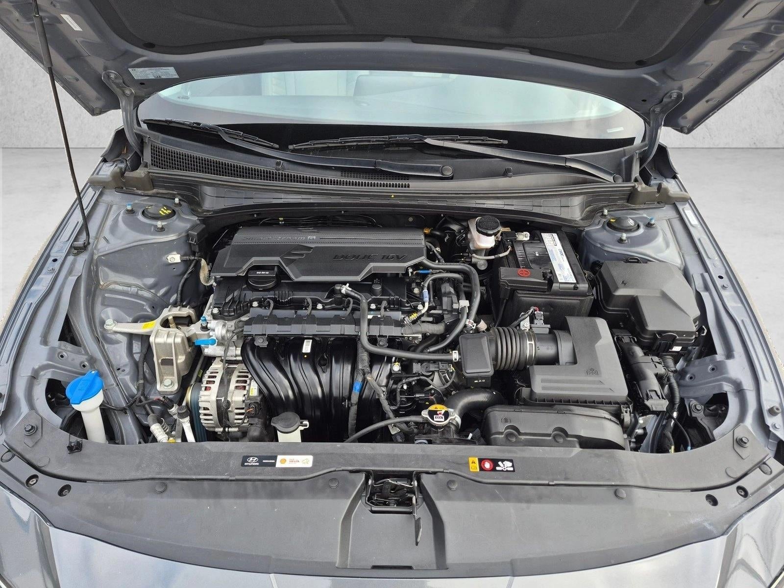 2025 Hyundai Elantra Limited IVT