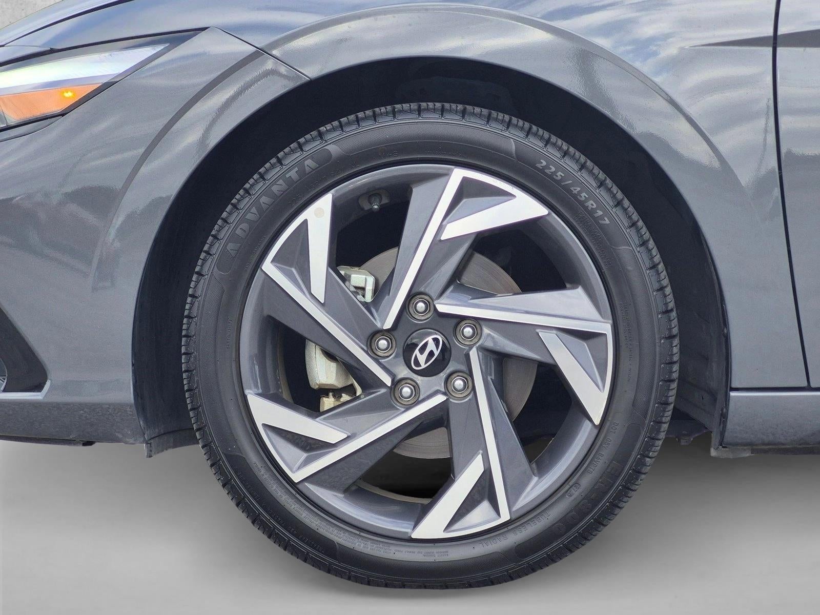2025 Hyundai Elantra Limited IVT