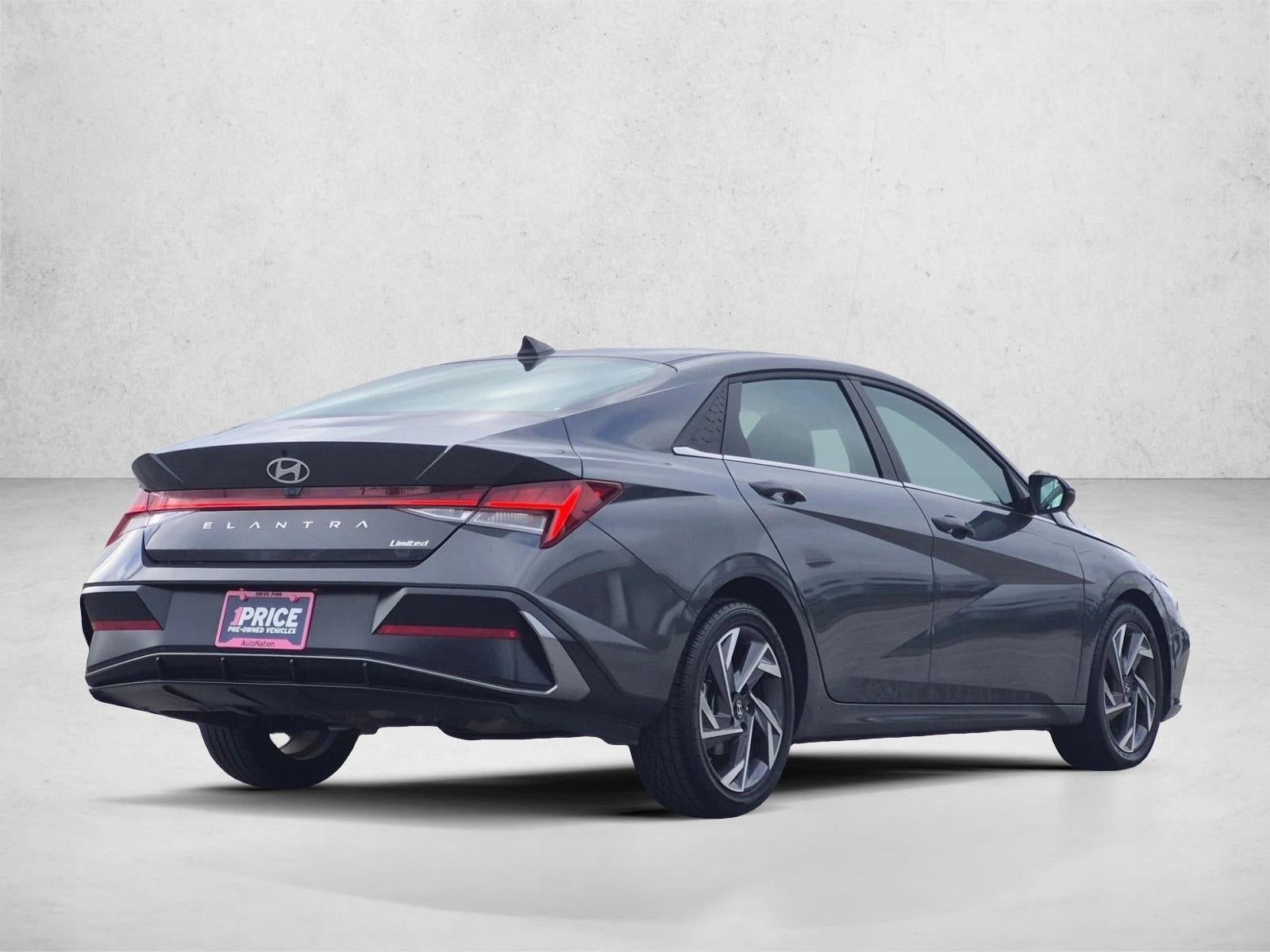 2025 Hyundai Elantra Limited IVT